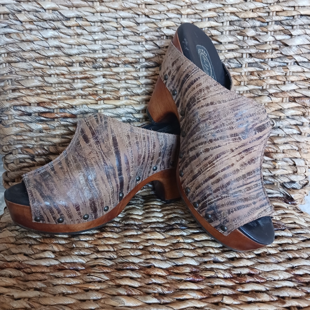 Salpy Handmade all Leather Clogs